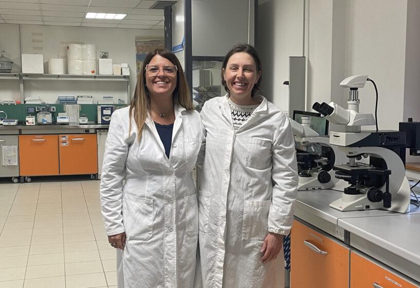 ricercatrici in laboratorio sede operativa di La Salle A sinistra Velca Botti e a destra Francine Navillod